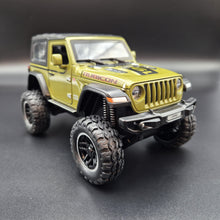 Load image into Gallery viewer, Explorafind 2020 Jeep Wrangler Rubicon Green 1:20 Die Cast Car