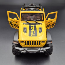 Load image into Gallery viewer, Explorafind 2020 Jeep Wrangler Rubicon Yellow 1:20 Die Cast Car