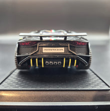 Load image into Gallery viewer, Explorafind 2021 Lamborghini Aventador SVJ LP780-4 Black 1:32 Die Cast Car