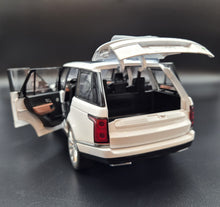 Load image into Gallery viewer, Explorafind 2020 Land Rover Range Rover White 1:18 Die Cast Car