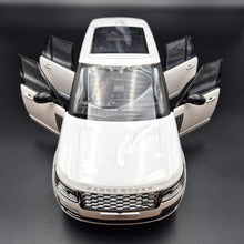 Load image into Gallery viewer, Explorafind 2020 Land Rover Range Rover White 1:18 Die Cast Car