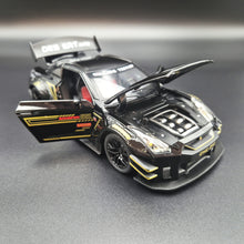 Load image into Gallery viewer, Explorafind 2020 Nissan GT-R Black 1:24 Die Cast Car