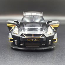 Load image into Gallery viewer, Explorafind 2020 Nissan GT-R Black 1:24 Die Cast Car