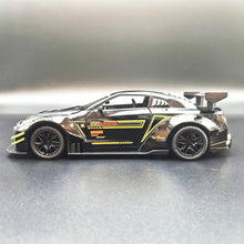Load image into Gallery viewer, Explorafind 2020 Nissan GT-R Black 1:24 Die Cast Car