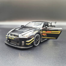 Load image into Gallery viewer, Explorafind 2020 Nissan GT-R Black 1:24 Die Cast Car