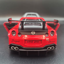 Load image into Gallery viewer, Explorafind 2020 Nissan GT-R Red 1:24 Die Cast Car