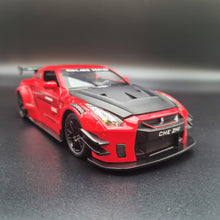 Load image into Gallery viewer, Explorafind 2020 Nissan GT-R Red 1:24 Die Cast Car