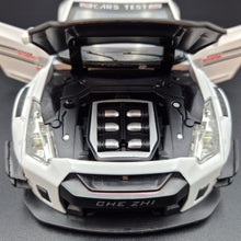 Load image into Gallery viewer, Explorafind 2020 Nissan GT-R White 1:24 Die Cast Car