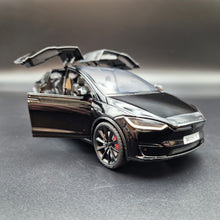 Load image into Gallery viewer, Explorafind 2020 Tesla Model X Black 1:24 Die Cast Car
