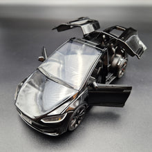 Load image into Gallery viewer, Explorafind 2020 Tesla Model X Black 1:24 Die Cast Car