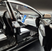 Load image into Gallery viewer, Explorafind 2020 Tesla Model X Black 1:24 Die Cast Car