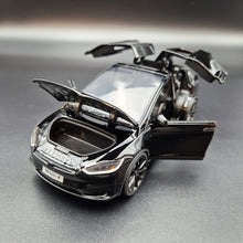 Load image into Gallery viewer, Explorafind 2020 Tesla Model X Black 1:24 Die Cast Car