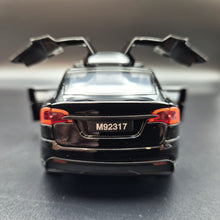 Load image into Gallery viewer, Explorafind 2020 Tesla Model X Black 1:24 Die Cast Car