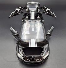 Load image into Gallery viewer, Explorafind 2020 Tesla Model X Black 1:24 Die Cast Car