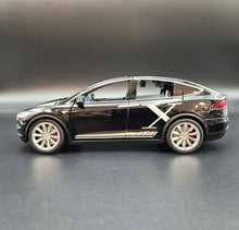 Load image into Gallery viewer, Explorafind 2020 Tesla Model X Black 1:24 Die Cast Car