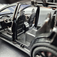 Load image into Gallery viewer, Explorafind 2020 Tesla Model X Black 1:24 Die Cast Car