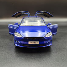 Load image into Gallery viewer, Explorafind 2020 Tesla Model X Blue 1:24 Die Cast Car