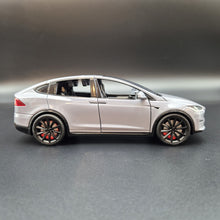 Load image into Gallery viewer, Explorafind 2020 Tesla Model X Grey 1:24 Die Cast Car