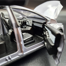 Load image into Gallery viewer, Explorafind 2020 Tesla Model X Grey 1:24 Die Cast Car