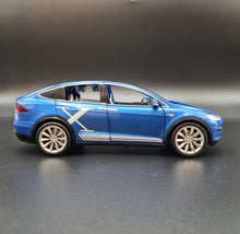 Load image into Gallery viewer, Explorafind 2020 Tesla Model X Metallic Blue 1:24 Die Cast Car