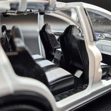 Load image into Gallery viewer, Explorafind 2020 Tesla Model X White 1:24 Die Cast Car