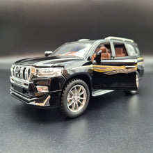 Load image into Gallery viewer, Explorafind 2020 Toyota Prado Black 1:24 Die Cast Car