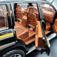 Load image into Gallery viewer, Explorafind 2020 Toyota Prado Black 1:24 Die Cast Car