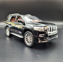 Load image into Gallery viewer, Explorafind 2020 Toyota Prado Black 1:24 Die Cast Car