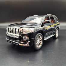 Load image into Gallery viewer, Explorafind 2020 Toyota Prado Black 1:24 Die Cast Car