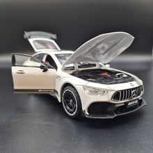 Load image into Gallery viewer, Explorafind 2021 Mercedes-Benz AMG GT63 White 1:24 Die Cast Car