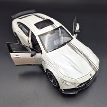 Load image into Gallery viewer, Explorafind 2021 Mercedes-Benz AMG GT63 White 1:24 Die Cast Car