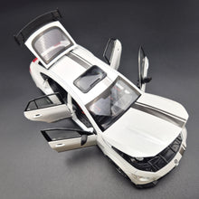 Load image into Gallery viewer, Explorafind 2021 Mercedes-Benz AMG GT63 White 1:24 Die Cast Car