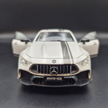 Load image into Gallery viewer, Explorafind 2021 Mercedes-Benz AMG GT63 White 1:24 Die Cast Car