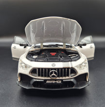 Load image into Gallery viewer, Explorafind 2021 Mercedes-Benz AMG GT63 White 1:24 Die Cast Car