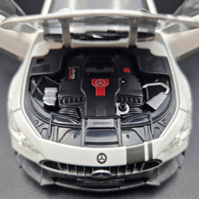 Load image into Gallery viewer, Explorafind 2021 Mercedes-Benz AMG GT63 White 1:24 Die Cast Car