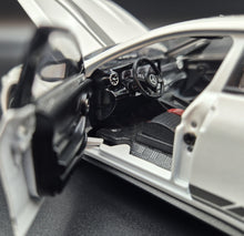 Load image into Gallery viewer, Explorafind 2021 Mercedes-Benz AMG GT63 White 1:24 Die Cast Car