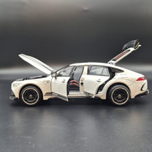 Load image into Gallery viewer, Explorafind 2021 Mercedes-Benz AMG GT63 White 1:24 Die Cast Car