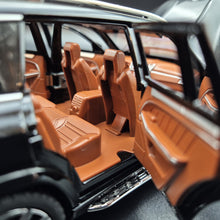 Load image into Gallery viewer, Explorafind 2021 Mercedes-Benz GLS 63 Black 1:24 Die Cast Car