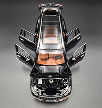 Load image into Gallery viewer, Explorafind 2021 Mercedes-Benz GLS 63 Black 1:24 Die Cast Car