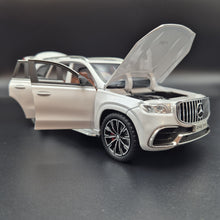 Load image into Gallery viewer, Explorafind 2021 Mercedes-Benz GLS 63 Pearl White 1:24 Die Cast Car