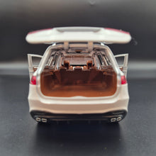 Load image into Gallery viewer, Explorafind 2021 Mercedes-Benz GLS 63 Pearl White 1:24 Die Cast Car