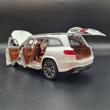 Load image into Gallery viewer, Explorafind 2021 Mercedes-Benz GLS 63 Pearl White 1:24 Die Cast Car
