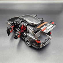 Load image into Gallery viewer, Explorafind 2022 Audi RS6 Avant Black 1:24 Die Cast Car