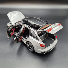 Load image into Gallery viewer, Explorafind 2022 Audi RS6 Avant Grey 1:24 Die Cast Car