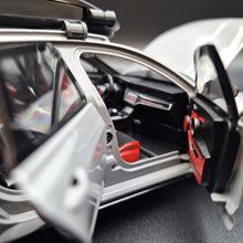 Load image into Gallery viewer, Explorafind 2022 Audi RS6 Avant Grey 1:24 Die Cast Car