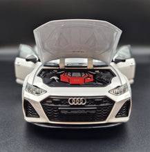 Load image into Gallery viewer, Explorafind 2022 Audi RS6 Avant White 1:24 Die Cast Car