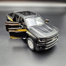 Load image into Gallery viewer, Explorafind 2022 Chevrolet Silverado 1500 Matte Black 1:32 Die Cast Pickup