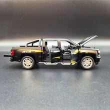 Load image into Gallery viewer, Explorafind 2022 Chevrolet Silverado 1500 Matte Black 1:32 Die Cast Pickup