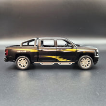 Load image into Gallery viewer, Explorafind 2022 Chevrolet Silverado 1500 Matte Black 1:32 Die Cast Pickup