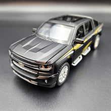 Load image into Gallery viewer, Explorafind 2022 Chevrolet Silverado 1500 Matte Black 1:32 Die Cast Pickup